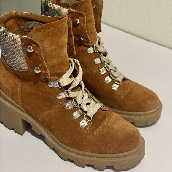 Dolce Vita Rubi Lug Sole Hiker Boots Brown Suede Snakeskin Trim Womens 7 - Picture 3 of 8